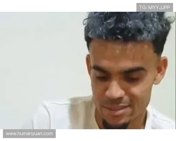 迪亚斯手柄背面刻上若塔名字 揭示神秘意义与游戏世界的深度联系