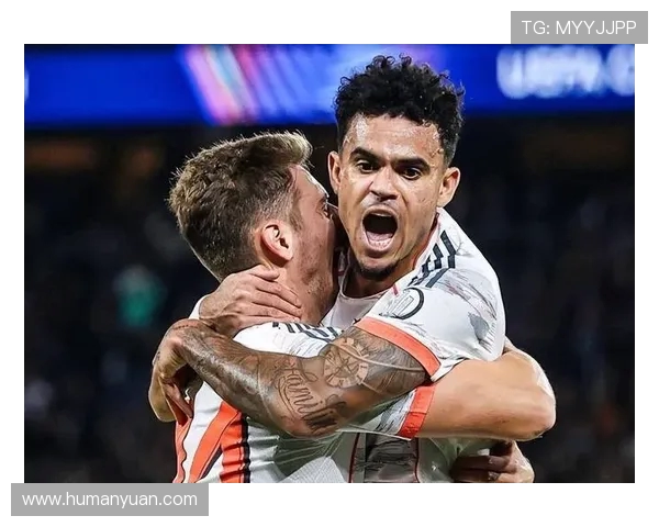 亢奋过头？拜仁7500万新援双响后剪刀脚染红！致巴黎巨星重伤痛哭